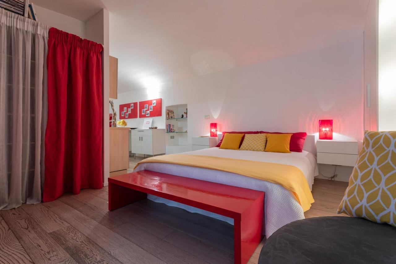 Red Studio Near Porta Nuova By Wonderful Italy Турин Экстерьер фото