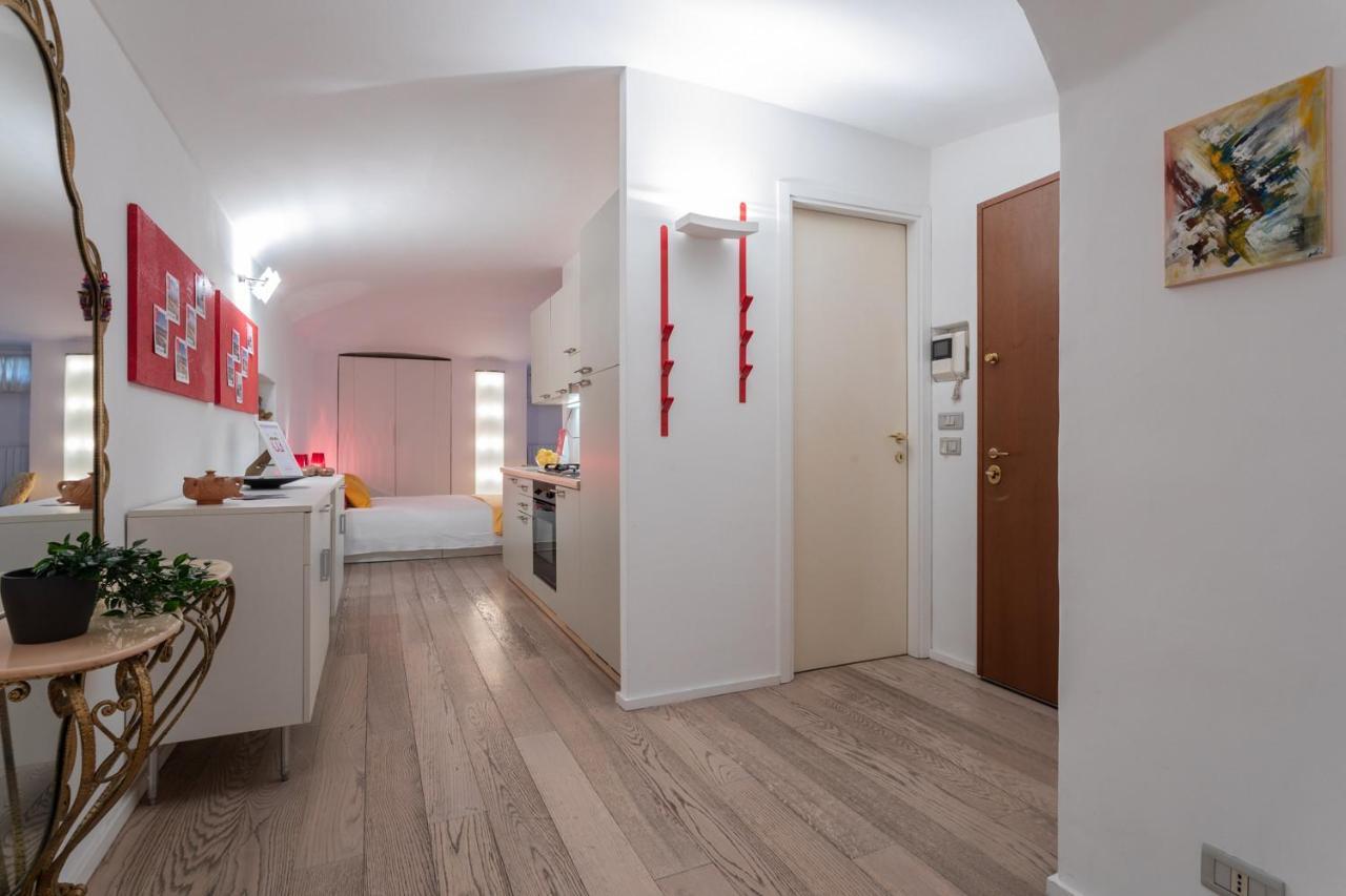 Red Studio Near Porta Nuova By Wonderful Italy Турин Экстерьер фото