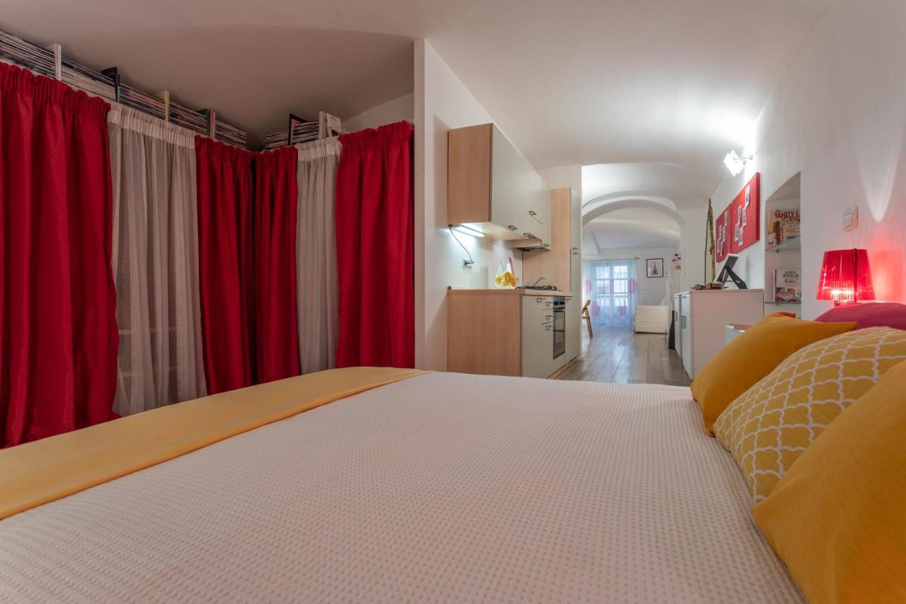 Red Studio Near Porta Nuova By Wonderful Italy Турин Экстерьер фото